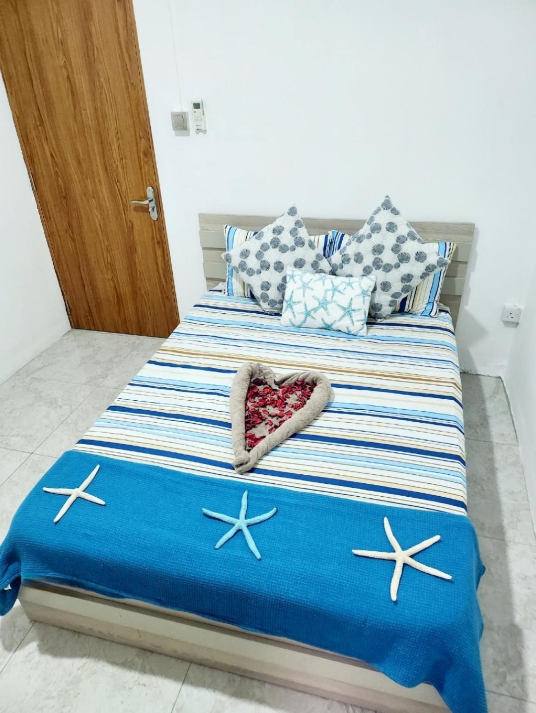 Kot Nu - Beach Themed Apartment - 3 Mins Walk From The Sea Flic-en-Flacq Eksteriør billede